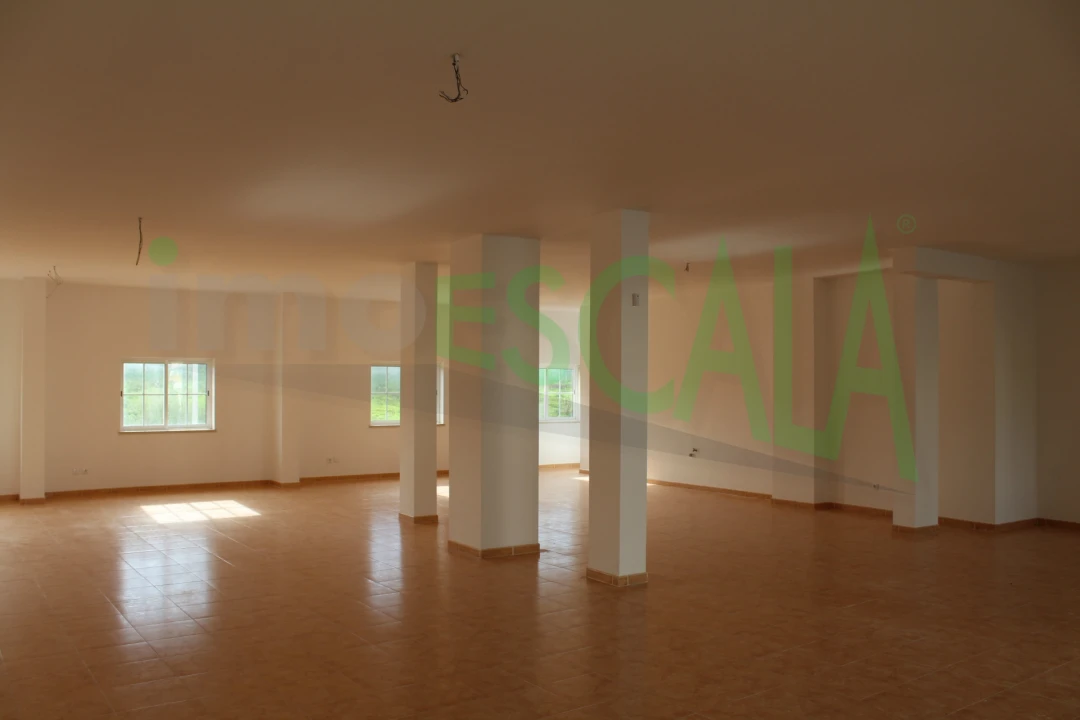 Loja para Venda em Cartaxo e Vale da Pinta Foto 4