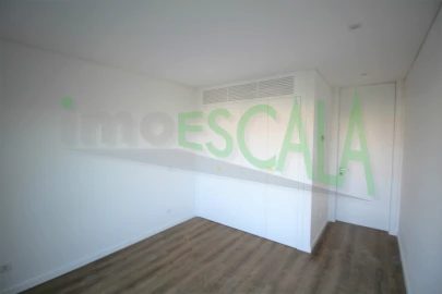Apartamento T2 para Venda em Marvila, Ribeira Santarém, São Salvador, São Nicolau