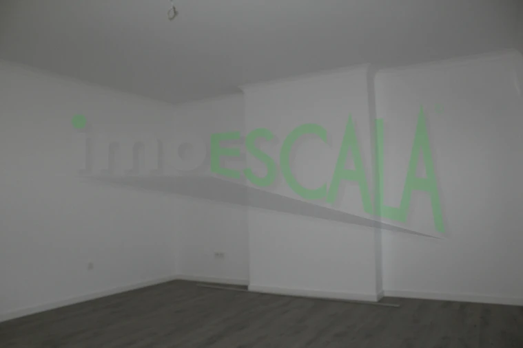 Apartamento T2 para Venda em Aveiras de Cima Foto 3