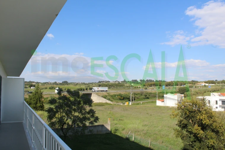 Apartamento T2 para Venda em Aveiras de Cima Foto 6