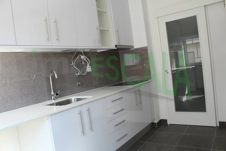 Apartamento T2 para Venda em Aveiras de Cima Foto 7