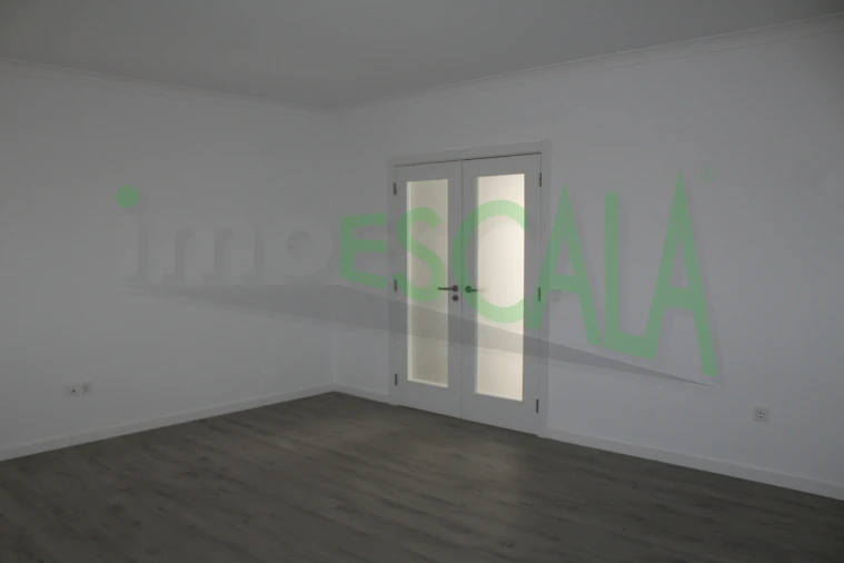 Apartamento T2 para Venda em Aveiras de Cima Foto 4