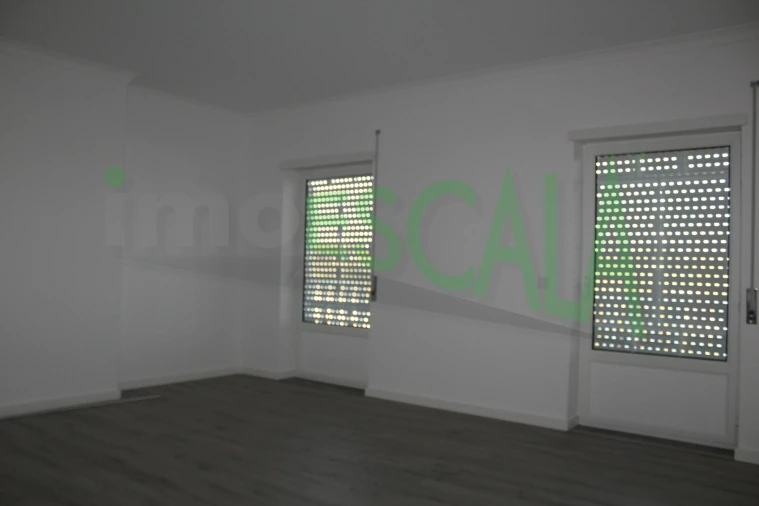 Apartamento T2 para Venda em Aveiras de Cima Foto 2