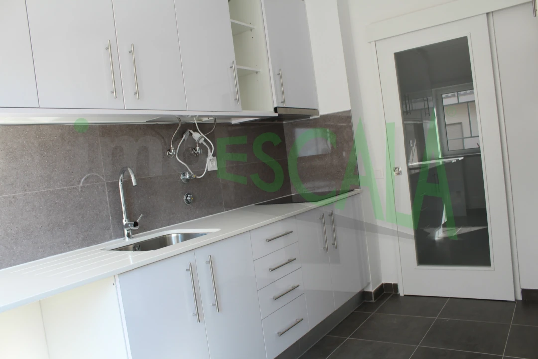 Apartamento T2 para Venda em Aveiras de Cima Foto 7