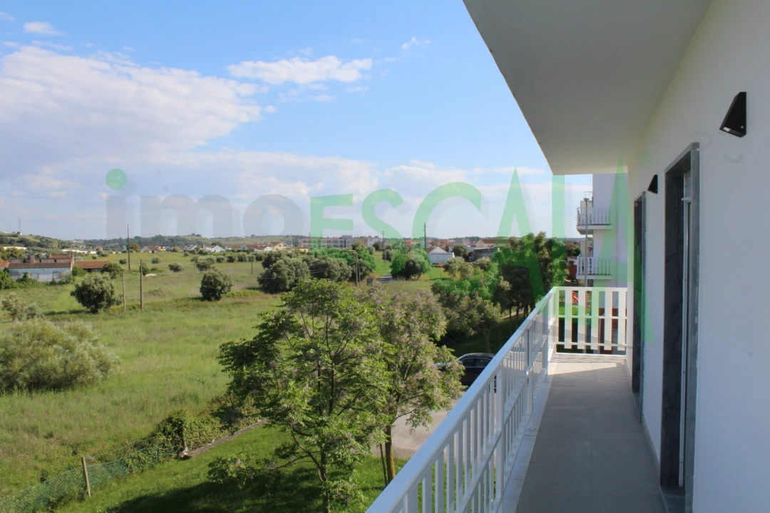 Apartamento T2 para Venda em Aveiras de Cima Foto 5