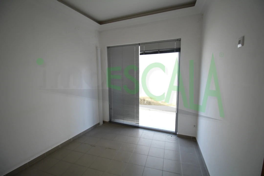 Loja para Venda em Cartaxo e Vale da Pinta Foto 3