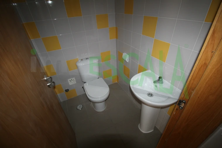 Loja para Venda em Cartaxo e Vale da Pinta Foto 8