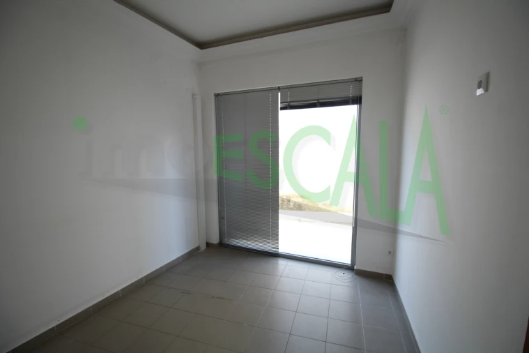 Loja para Venda em Cartaxo e Vale da Pinta Foto 3