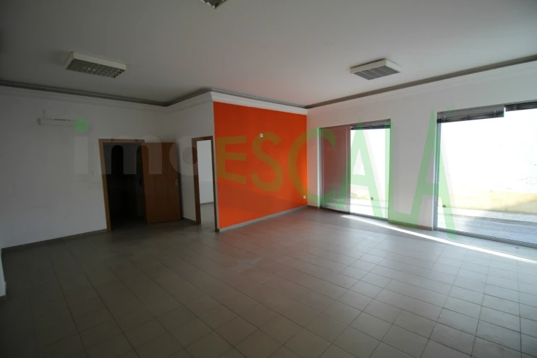 Loja para Venda em Cartaxo e Vale da Pinta Foto 7