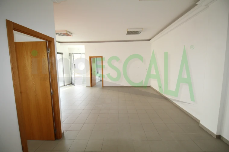 Loja para Venda em Cartaxo e Vale da Pinta Foto 12