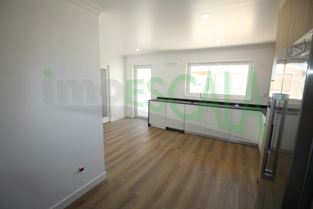 Moradia T3 para Venda em Fazendas de Almeirim Foto 15