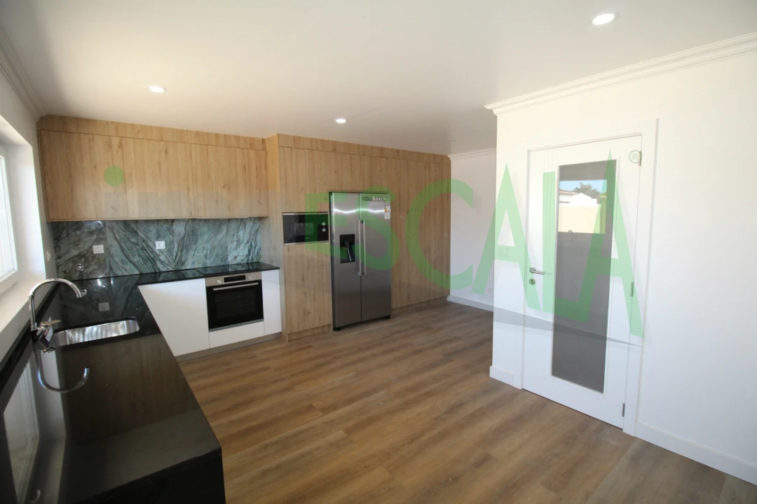 Moradia T3 para Venda em Fazendas de Almeirim Foto 18