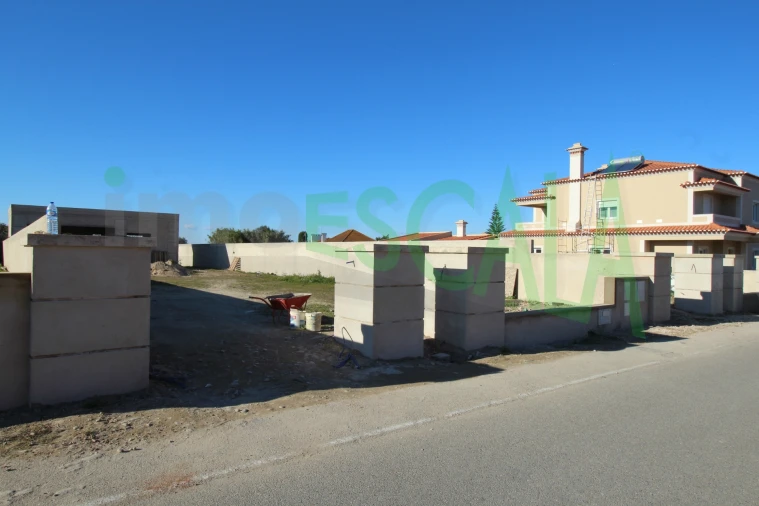 Moradia T3 para Venda em Fazendas de Almeirim Foto 16