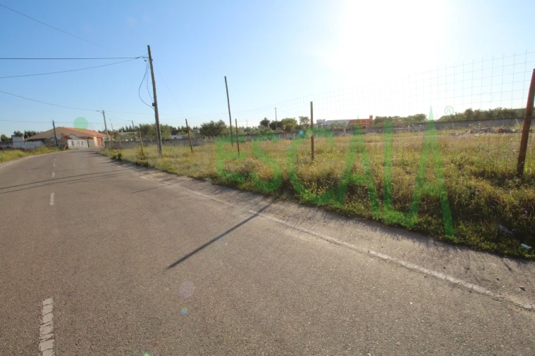 Moradia T3 para Venda em Fazendas de Almeirim Foto 4