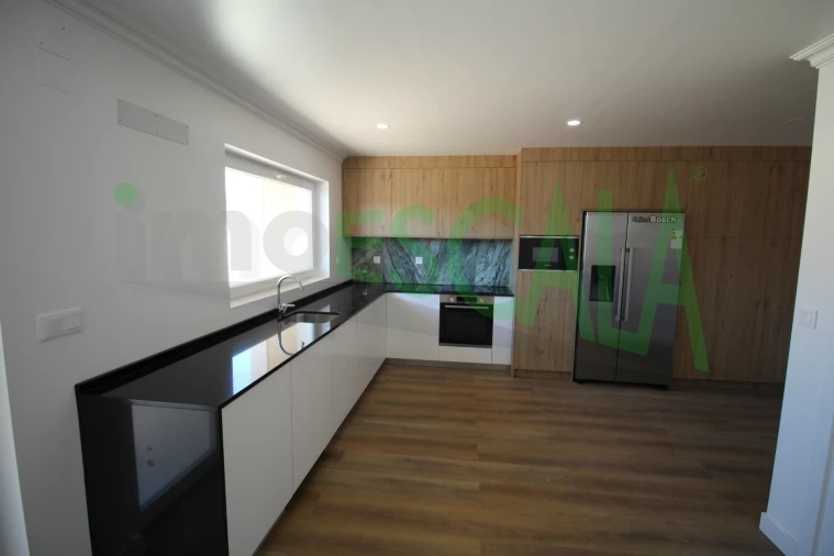 Moradia T3 para Venda em Fazendas de Almeirim Foto 19