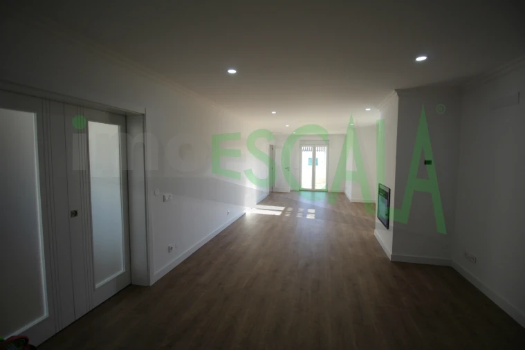 Moradia T3 para Venda em Fazendas de Almeirim Foto 26