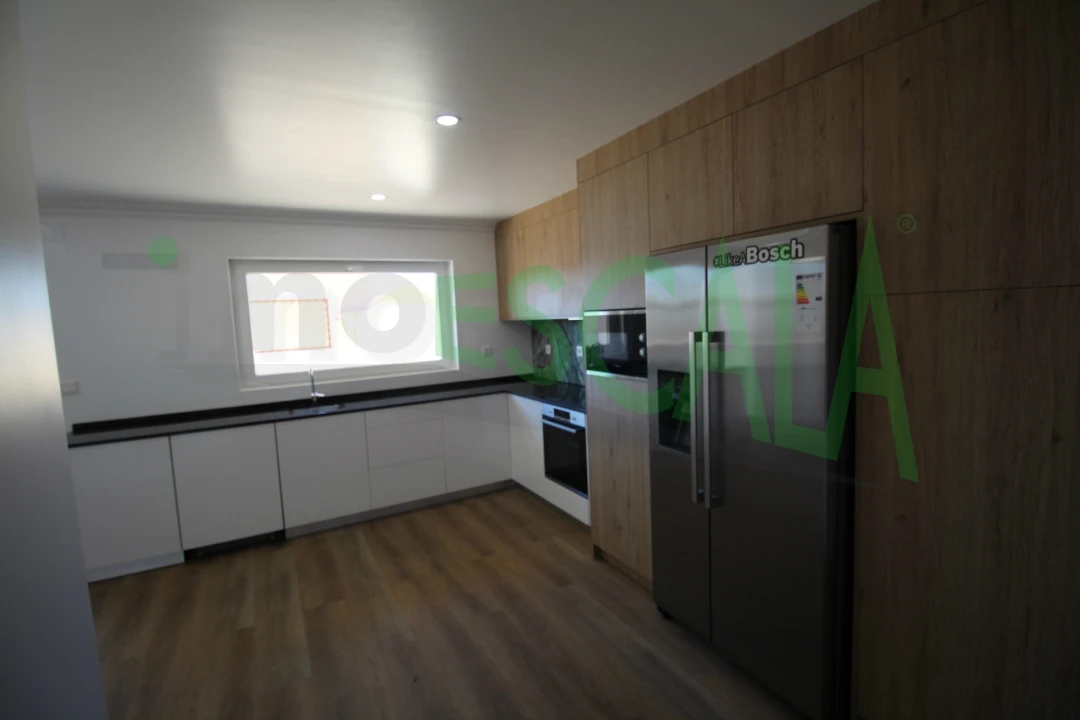 Moradia T3 para Venda em Fazendas de Almeirim Foto 24