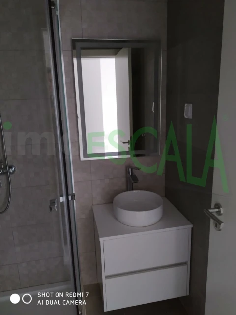Apartamento T3 para Venda em Marvila, Ribeira Santarém, São Salvador, São Nicolau