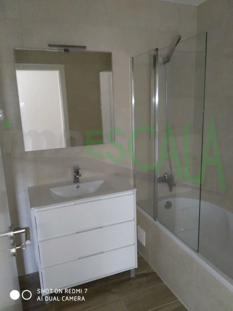 Apartamento T3 para Venda em Marvila, Ribeira Santarém, São Salvador, São Nicolau