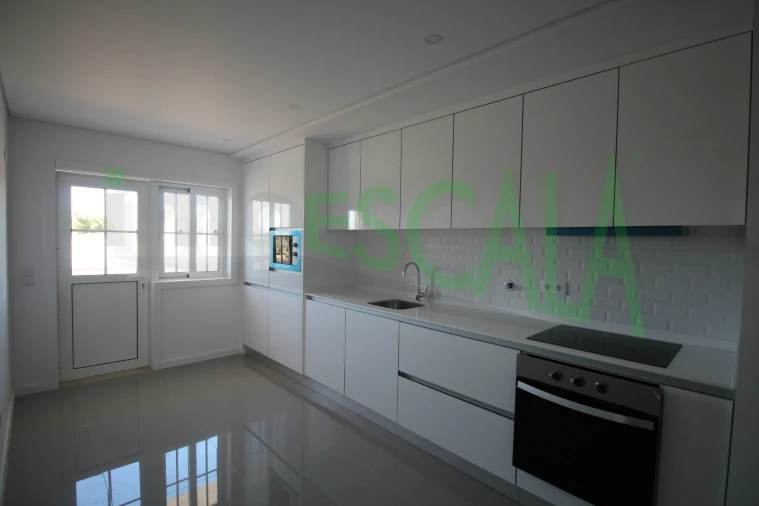 Apartamento T3 para Venda em Cartaxo e Vale da Pinta Foto 3
