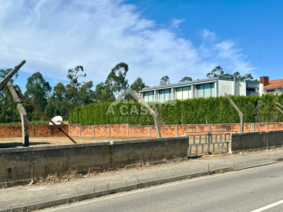 Terreno para Venda em São Miguel do Souto e Mosteirô Foto 2