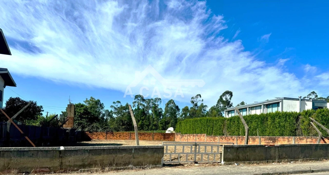 Terreno para Venda em São Miguel do Souto e Mosteirô Foto 1