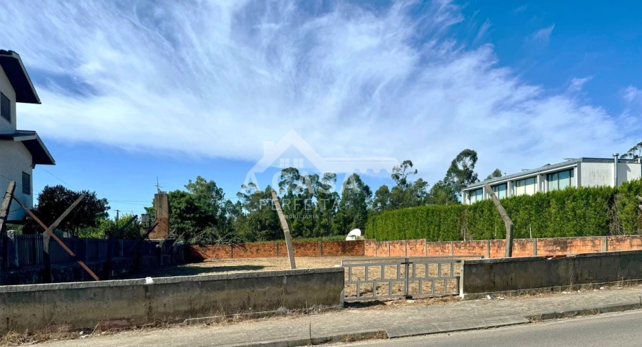 Terreno para Venda em São Miguel do Souto e Mosteirô Foto 3
