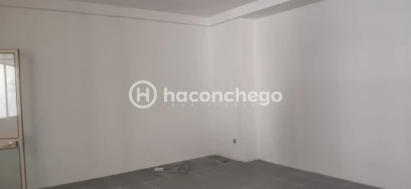 Loja para Arrendamento em Arcozelo