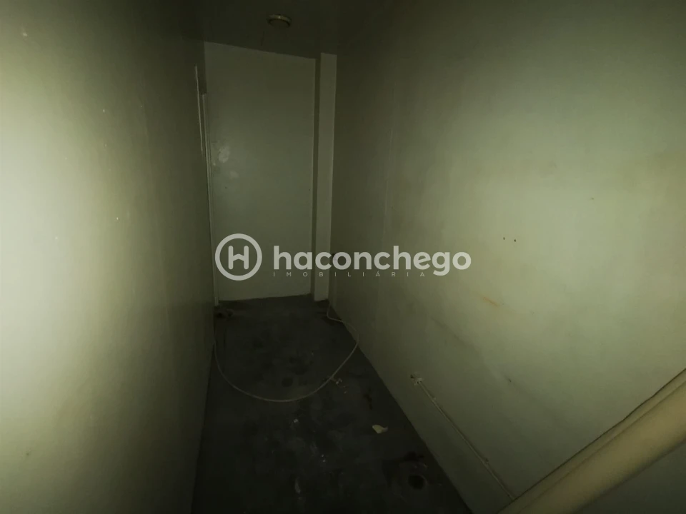 Loja para Arrendamento em Arcozelo Foto 23