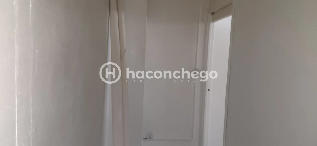 Loja para Arrendamento em Arcozelo Foto 20