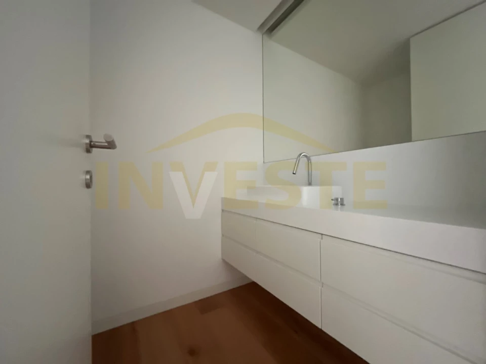 Apartamento T2 para Arrendamento em Benfica Foto 3
