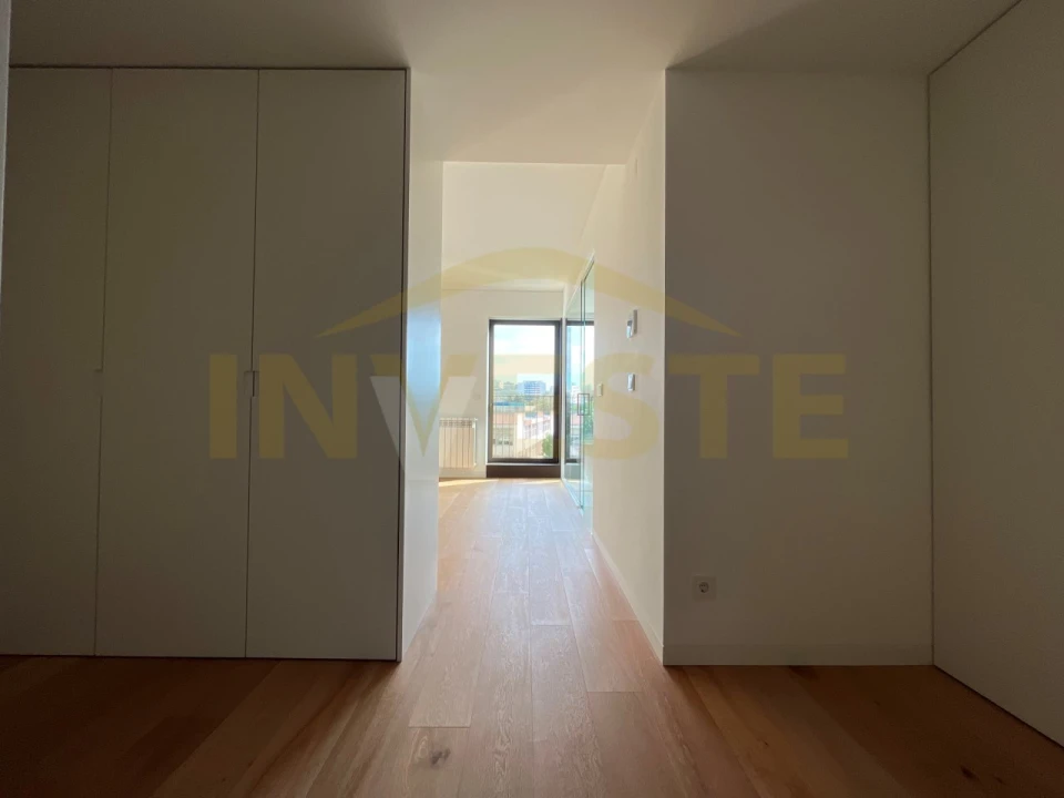 Apartamento T2 para Arrendamento em Benfica Foto 5