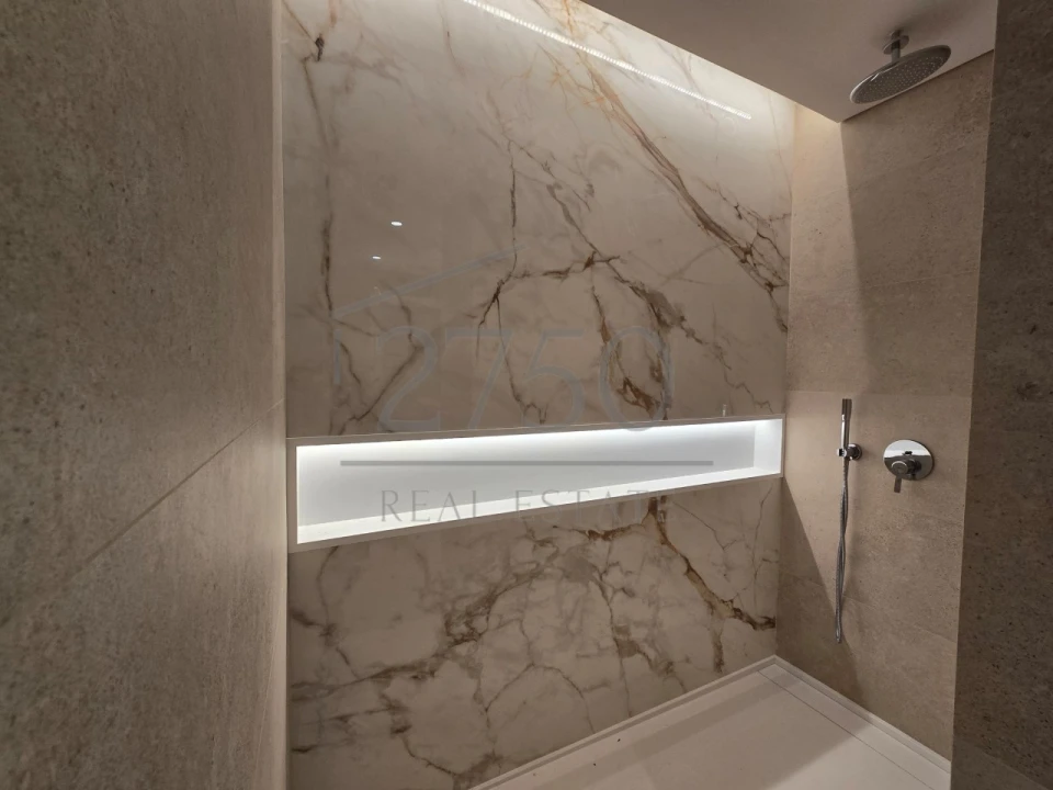 Apartamento T4 para Venda em Carcavelos e Parede Foto 24