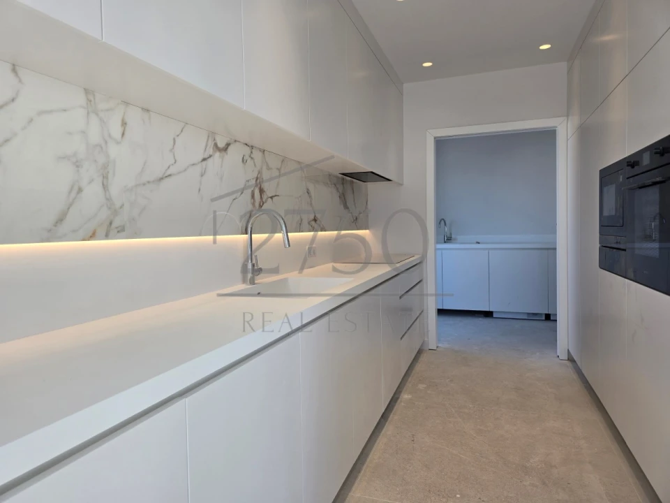 Apartamento T4 para Venda em Carcavelos e Parede Foto 11