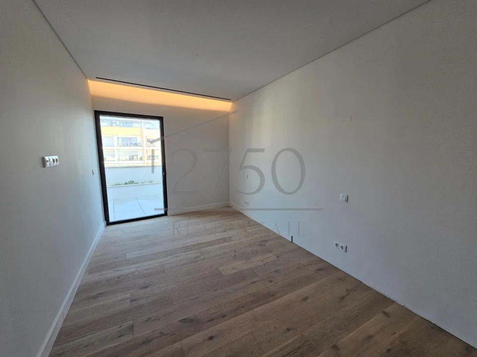 Apartamento T4 para Venda em Carcavelos e Parede Foto 22