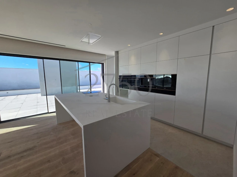 Apartamento T4 para Venda em Carcavelos e Parede Foto 9