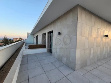 Apartamento T4 para Venda em Carcavelos e Parede