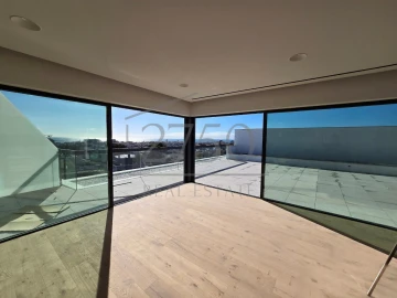 Apartamento T4 para Venda em Carcavelos e Parede