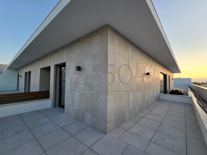 Apartamento T4 para Venda em Carcavelos e Parede Foto 27