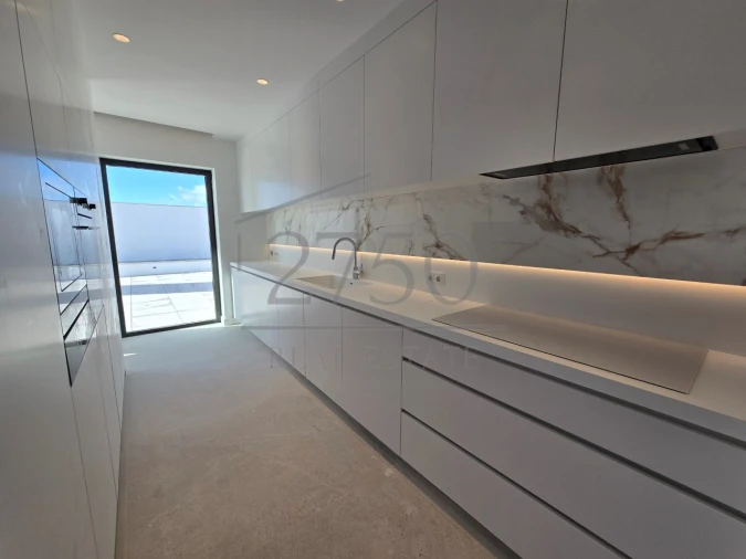 Apartamento T4 para Venda em Carcavelos e Parede Foto 12