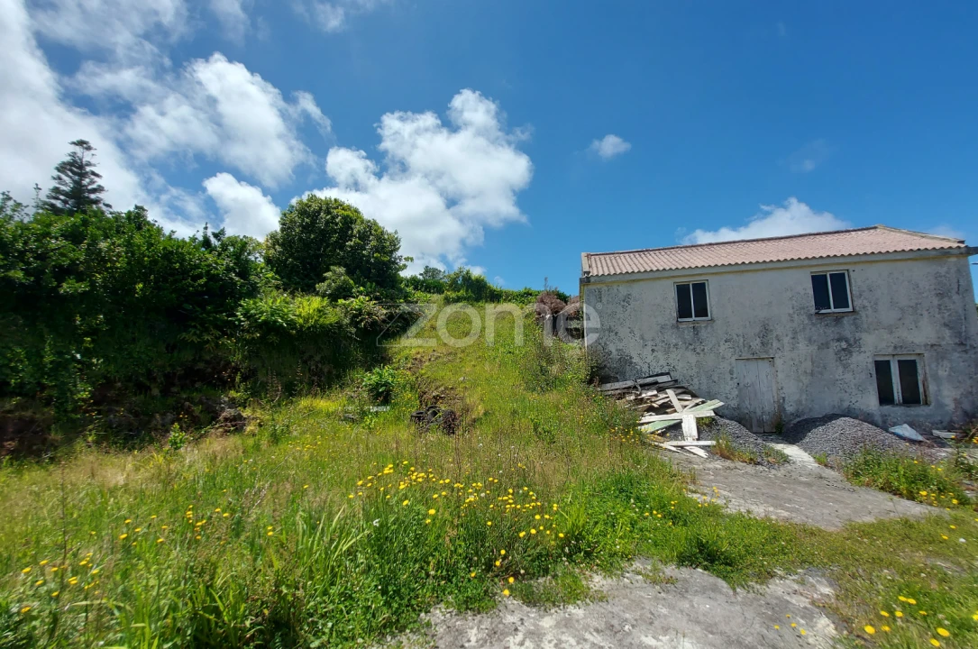 Moradia T4 para Venda em Velas (São Jorge) Foto 10