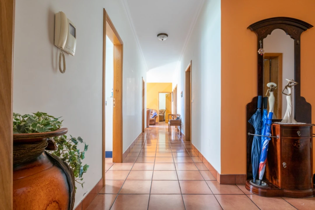 Moradia T4 para Venda em Ribeira Brava Foto 15