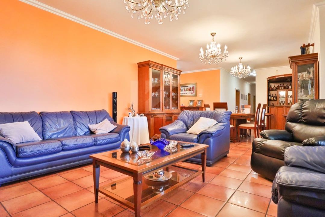 Moradia T4 para Venda em Ribeira Brava Foto 11