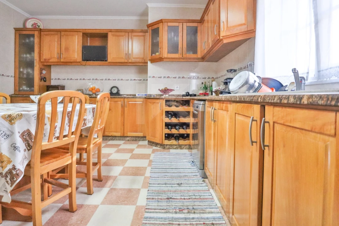 Moradia T4 para Venda em Ribeira Brava Foto 18