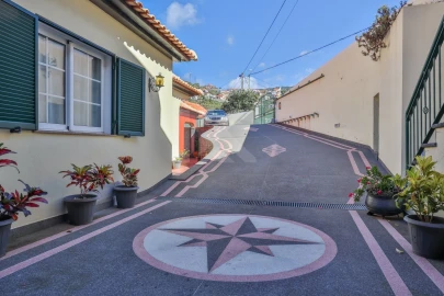 Moradia T4 para Venda em Ribeira Brava