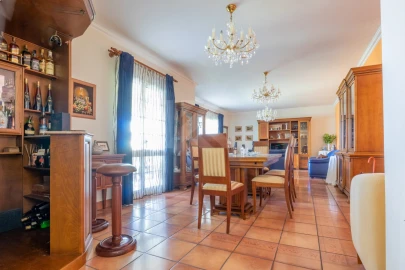 Moradia T4 para Venda em Ribeira Brava