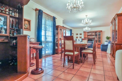 Moradia T4 para Venda em Ribeira Brava