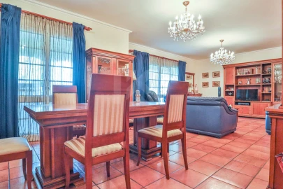 Moradia T4 para Venda em Ribeira Brava