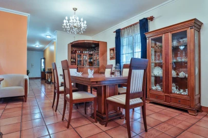 Moradia T4 para Venda em Ribeira Brava