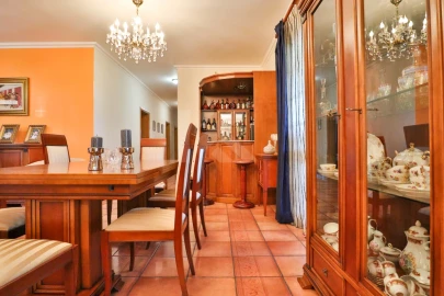 Moradia T4 para Venda em Ribeira Brava
